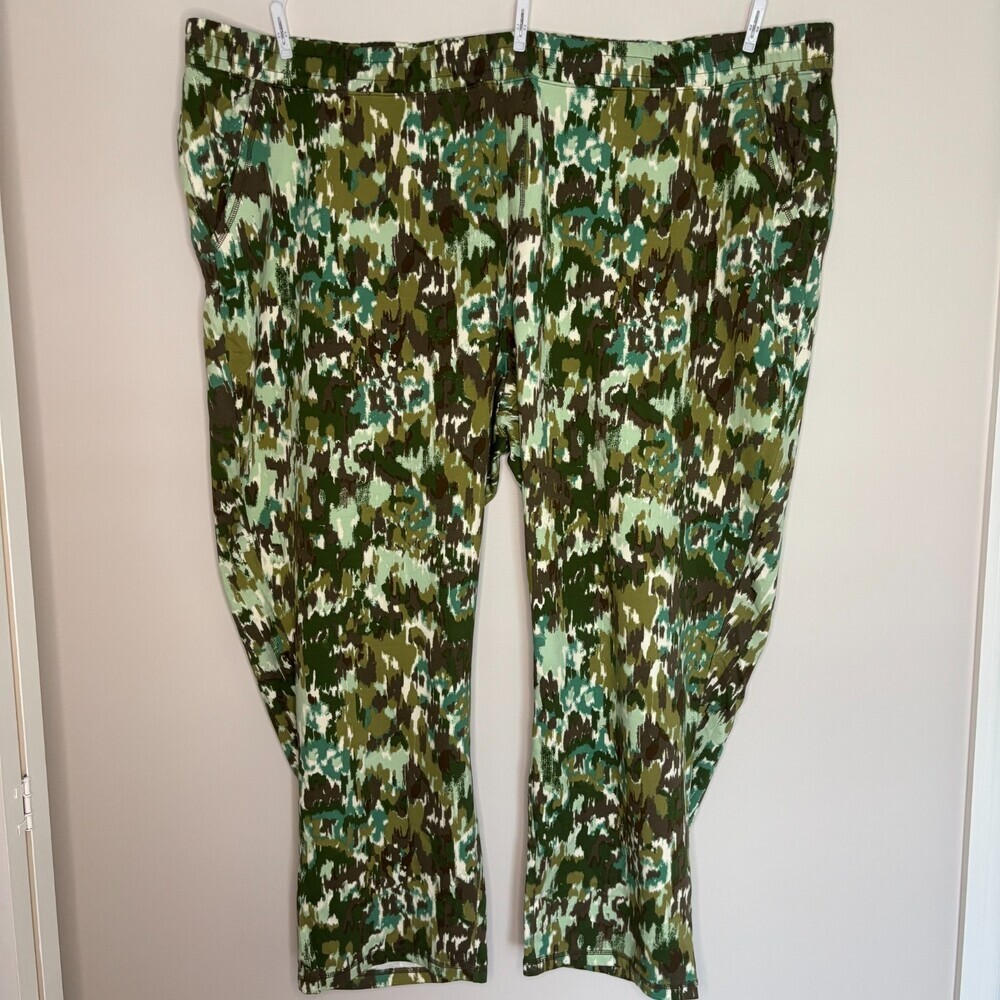 Isaac MizrahiLive! NEW Stretch Pull On Green Abstract Camo Pant Plus 5X Pockets